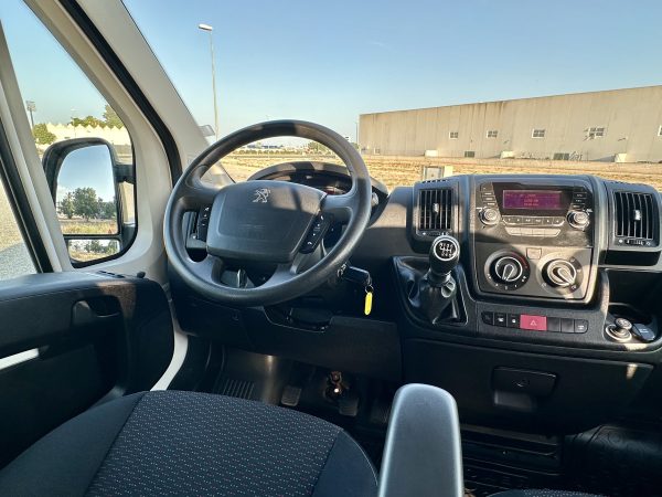 PEUGEOT Boxer Combi 9 plazas - Imagen 2