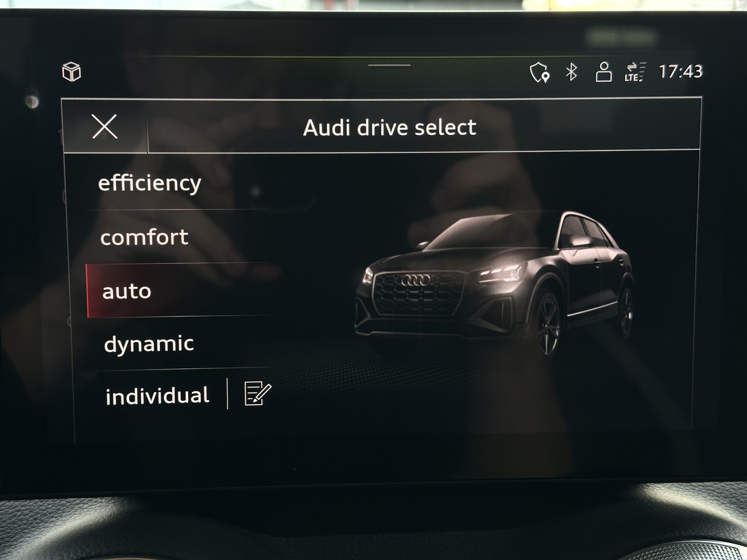 AUDI Q2 S line 35 TDI S tronic - Imagen 16